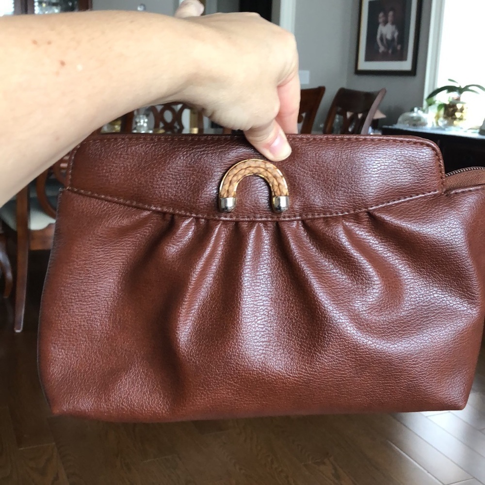 Picnic faux leather brown clutch